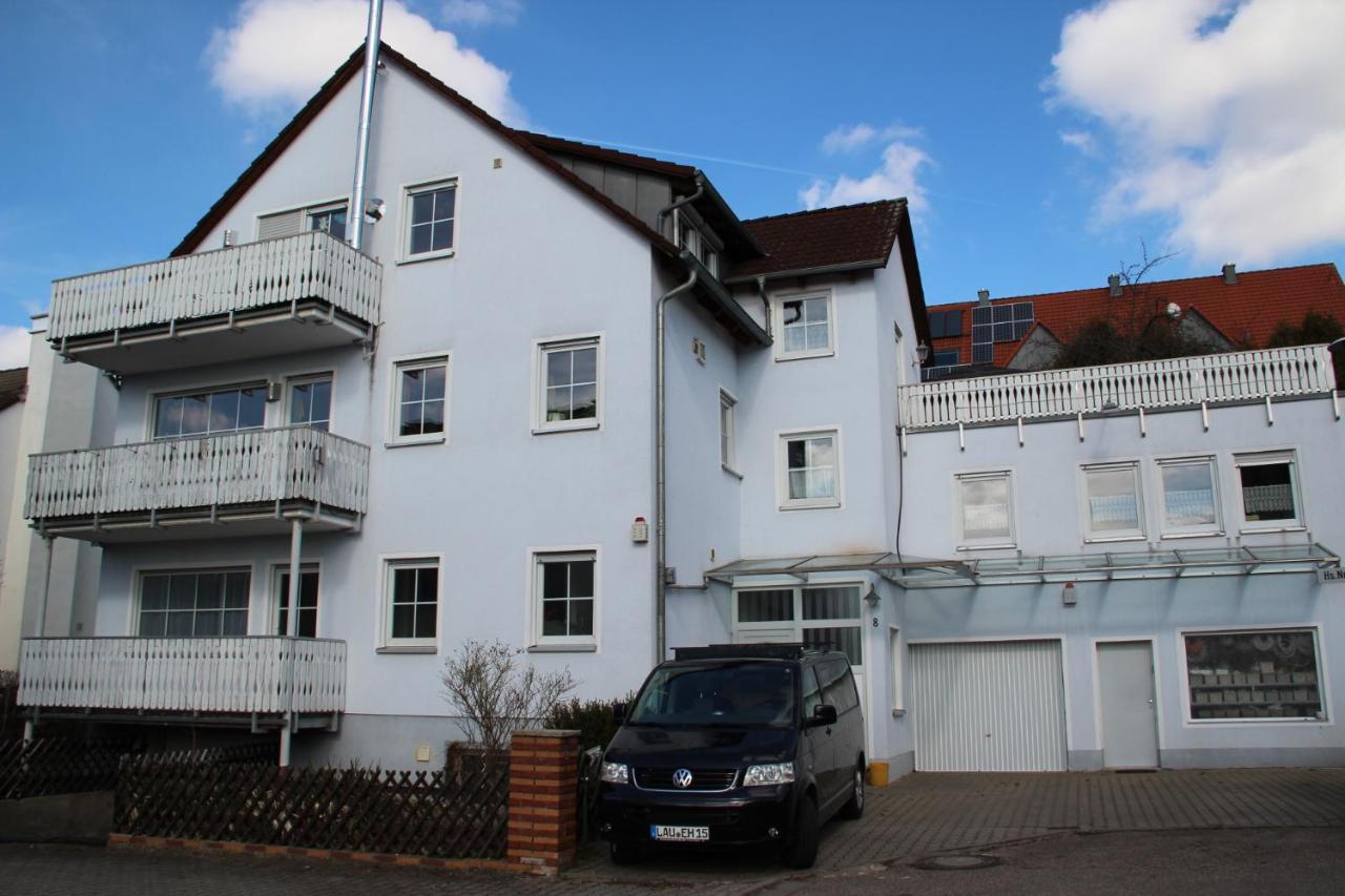 Ferienwohnung Mit 4 Schlafzimmer Fuer 2 Bis 9 Gaeste----Apartment With 4 Bedrooms For 2 To 9 Guests Neurenberg Buitenkant foto
