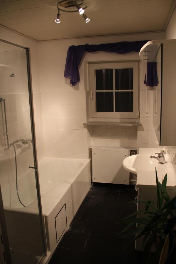 Ferienwohnung Mit 4 Schlafzimmer Fuer 2 Bis 9 Gaeste----Apartment With 4 Bedrooms For 2 To 9 Guests Neurenberg Buitenkant foto
